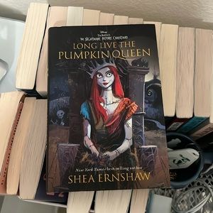 LONG LIVE THE PUMPKIN QUEEN Book (By: Shea Ernshaw)